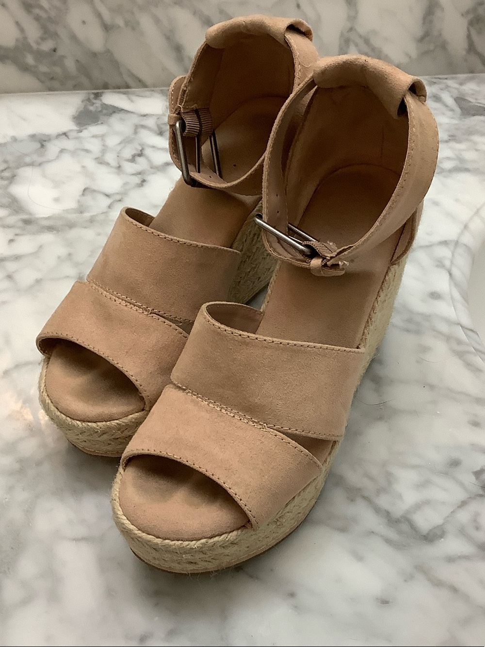 Women’s Ankle-Strap Wedge Sandals in Nude sz 7